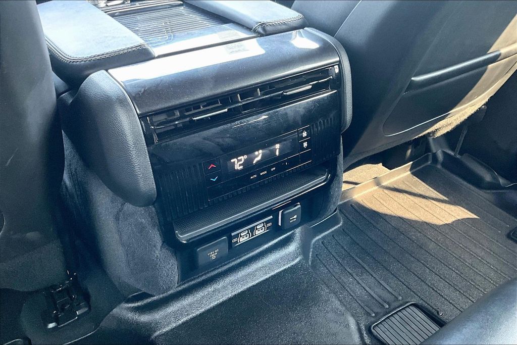 2023 Jeep Wagoneer Base - 10