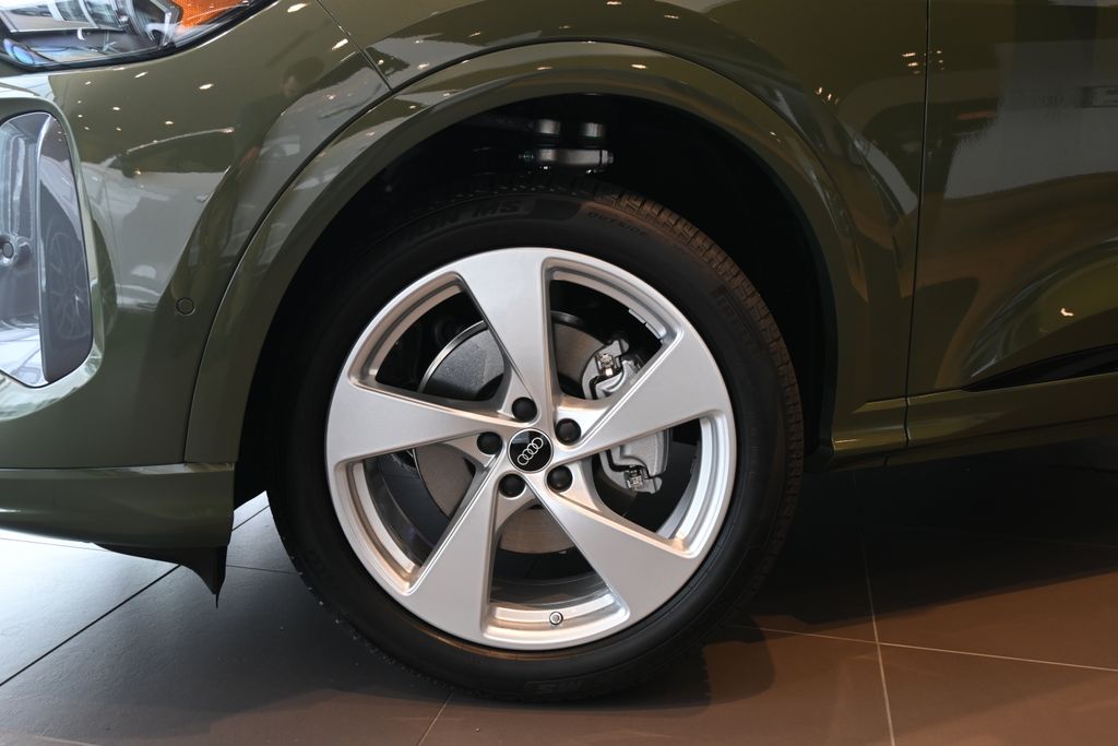 Thumbnail: 2025 Audi Q5 - 10