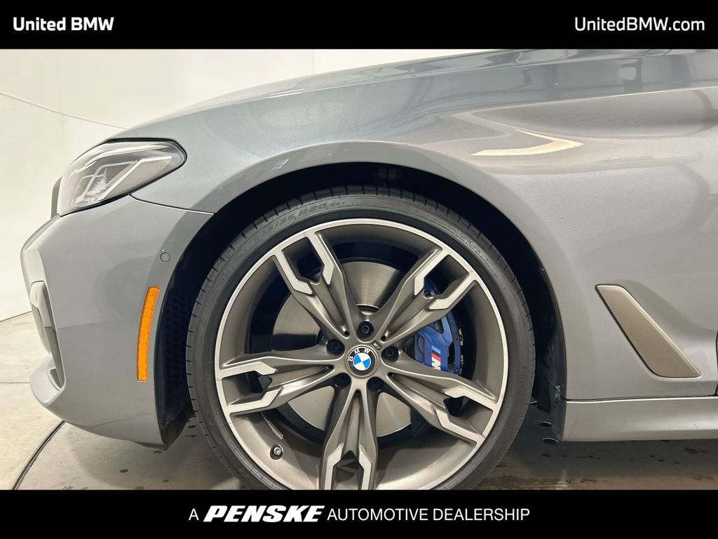 Thumbnail: 2023 BMW 5 Series - 10