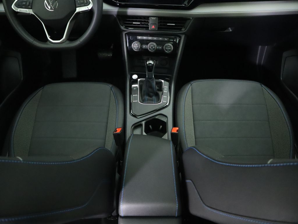 Thumbnail: 2024 Volkswagen Taos - 16