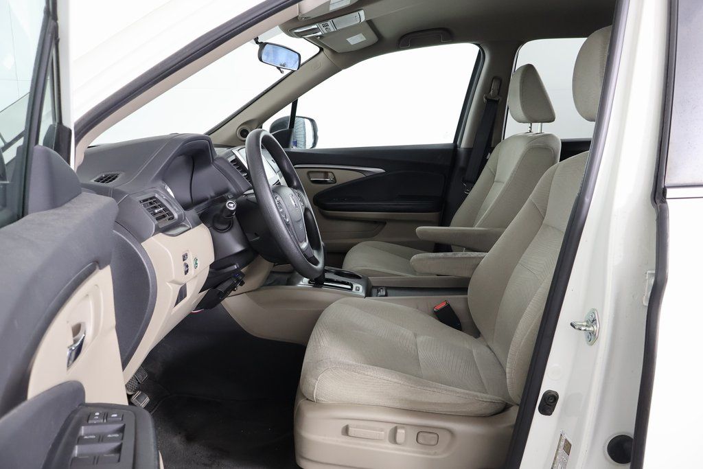 Thumbnail: 2016 Honda Pilot - 8