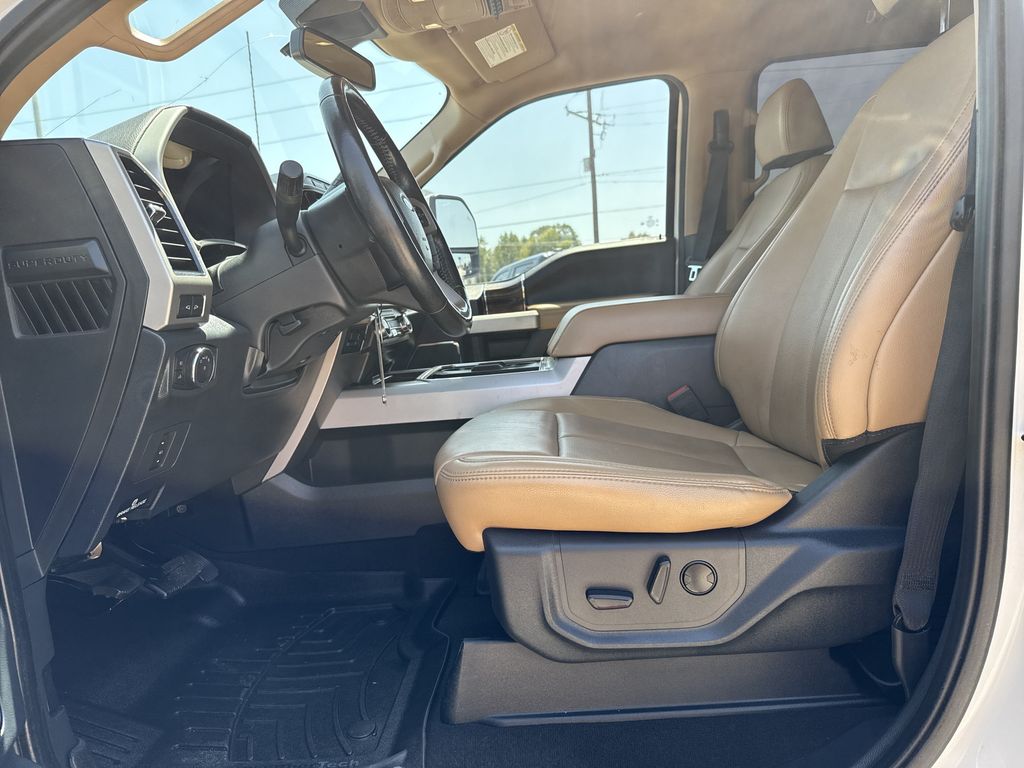 2022 Ford F-250SD Lariat - 11