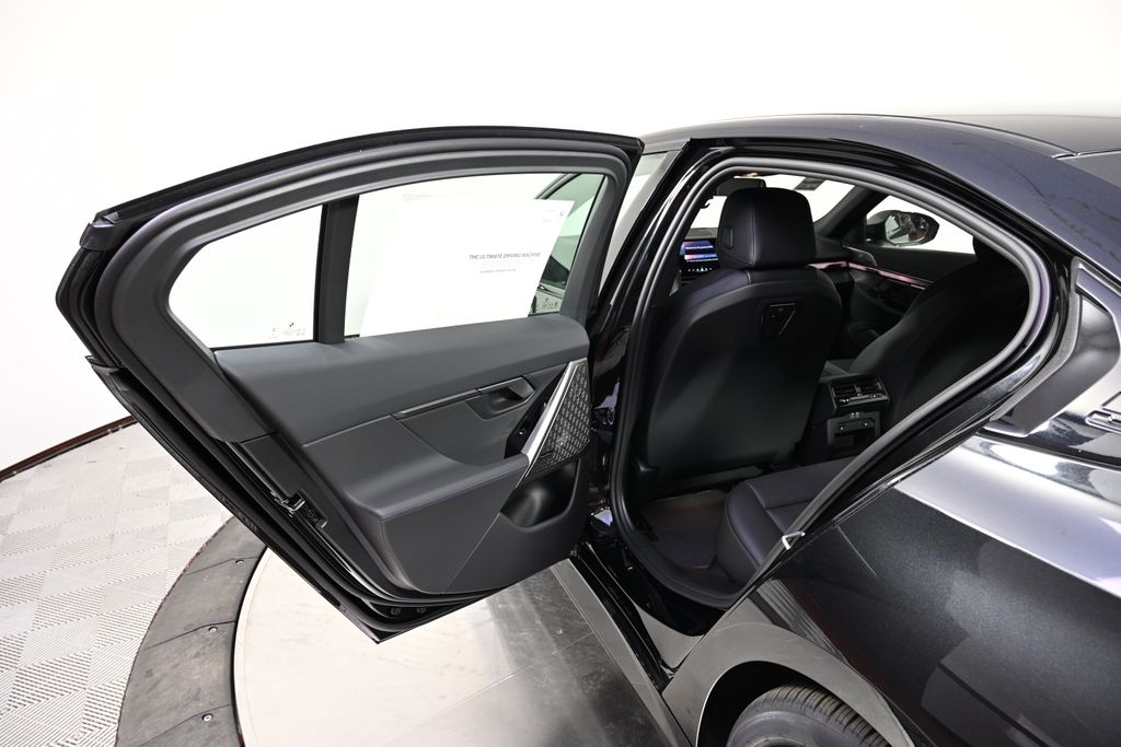 Thumbnail: 2027 BMW i5 - 23