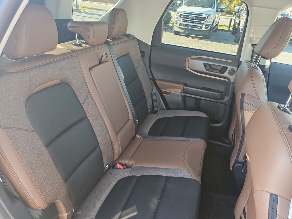 2025 Ford Bronco Sport Outer Banks - 4