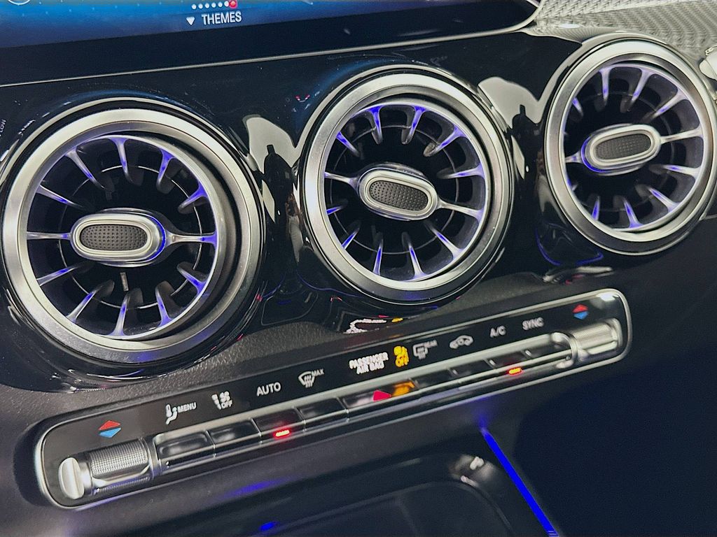 Thumbnail: 2021 Mercedes-Benz GLB - 15