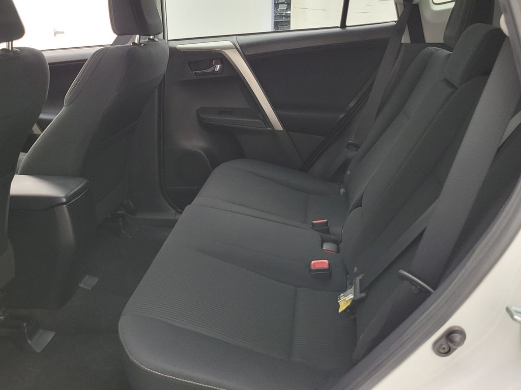 Thumbnail: 2015 Toyota RAV4 - 20