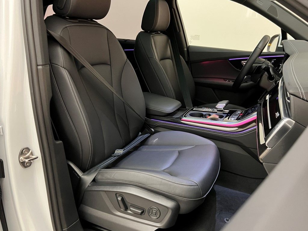Thumbnail: 2025 Audi Q7 - 15