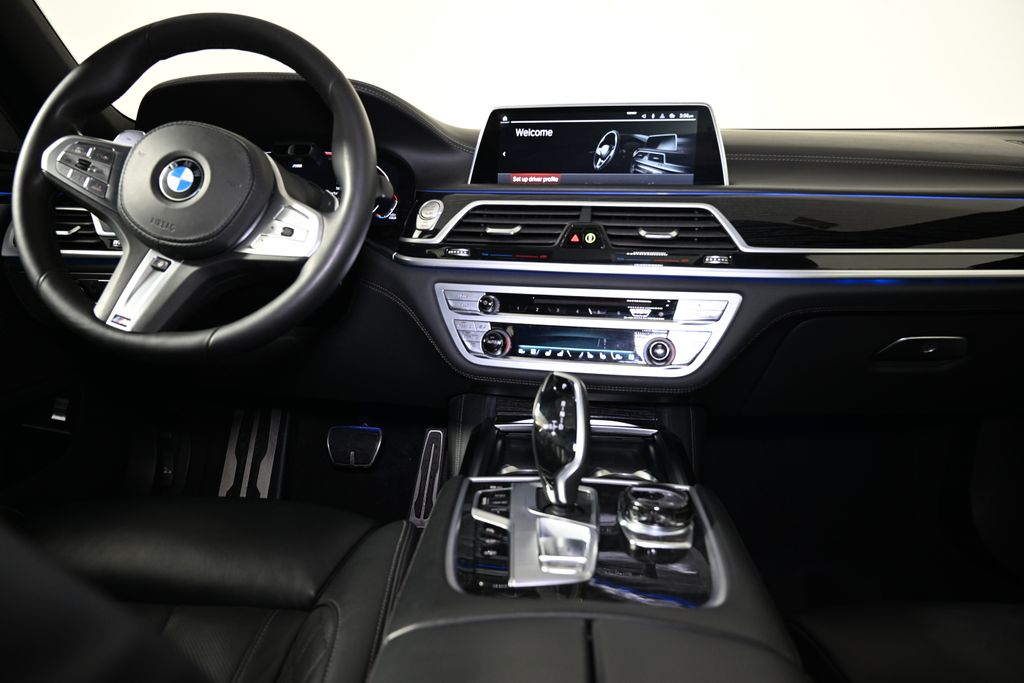Thumbnail: 2020 BMW 7 Series - 16