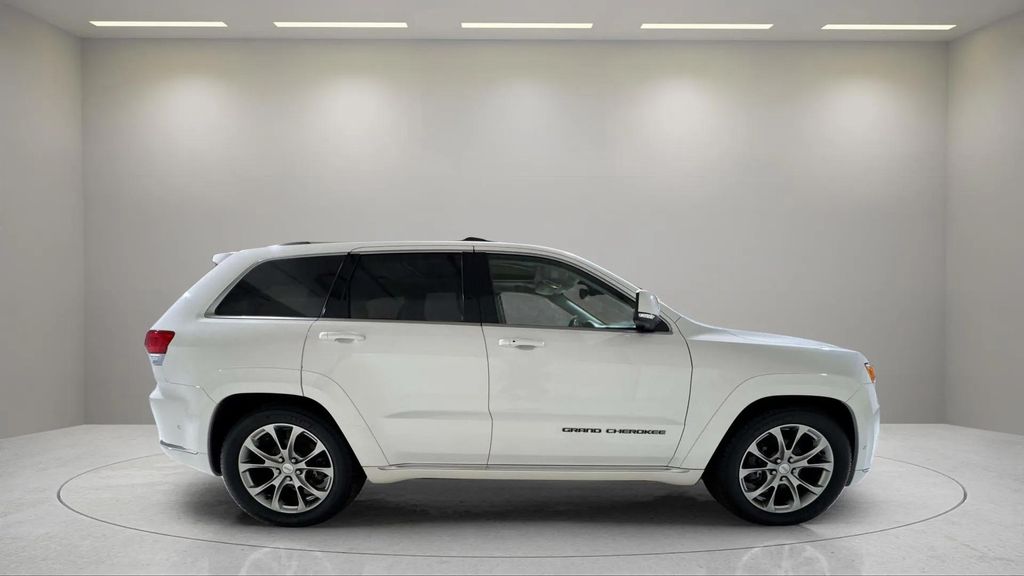 Used 2020 Ivory 3-Coat Jeep Summit image 2