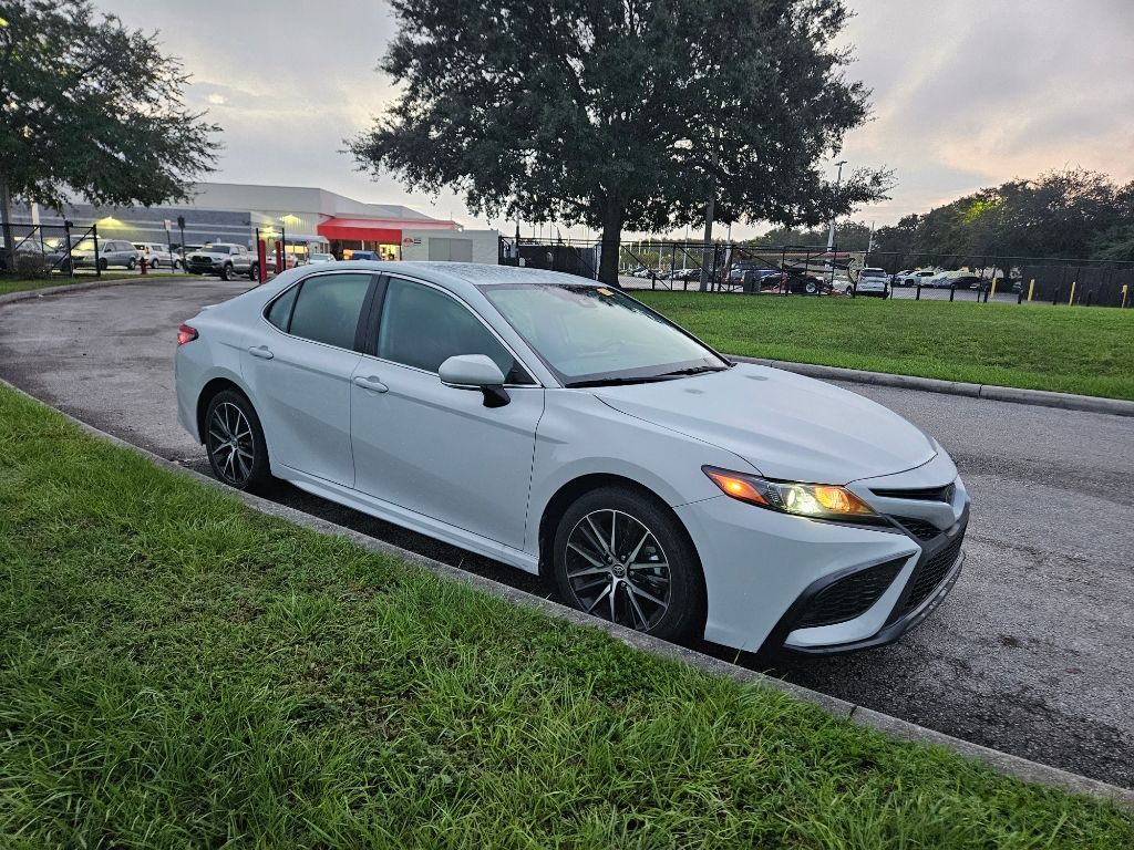 2023 Toyota Camry SE 7