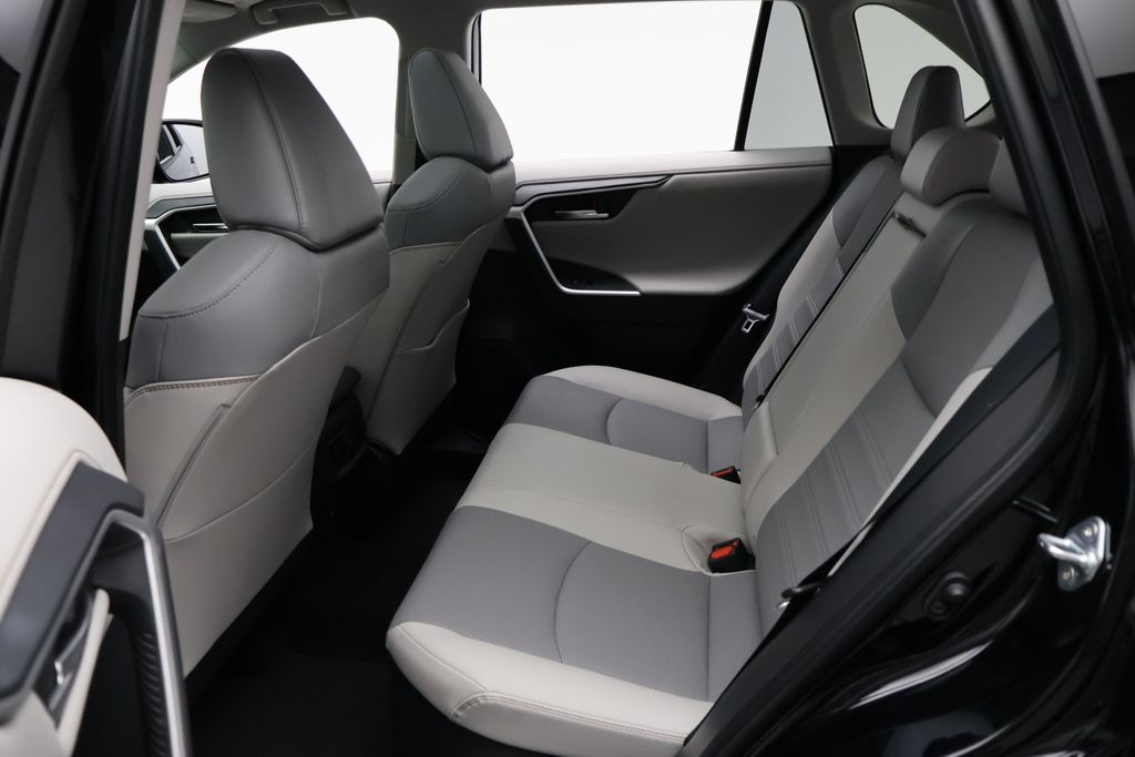 Thumbnail: 2025 Toyota RAV4 - 19