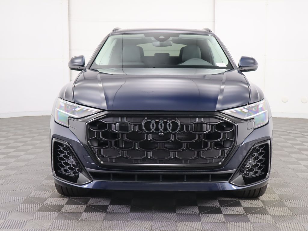 Thumbnail: 2025 Audi Q8 - 2