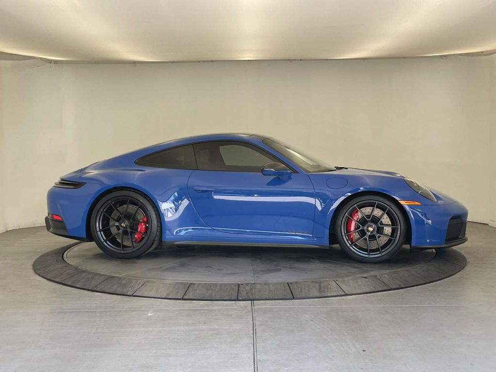 2026 Porsche 911 Carrera GTS - 7