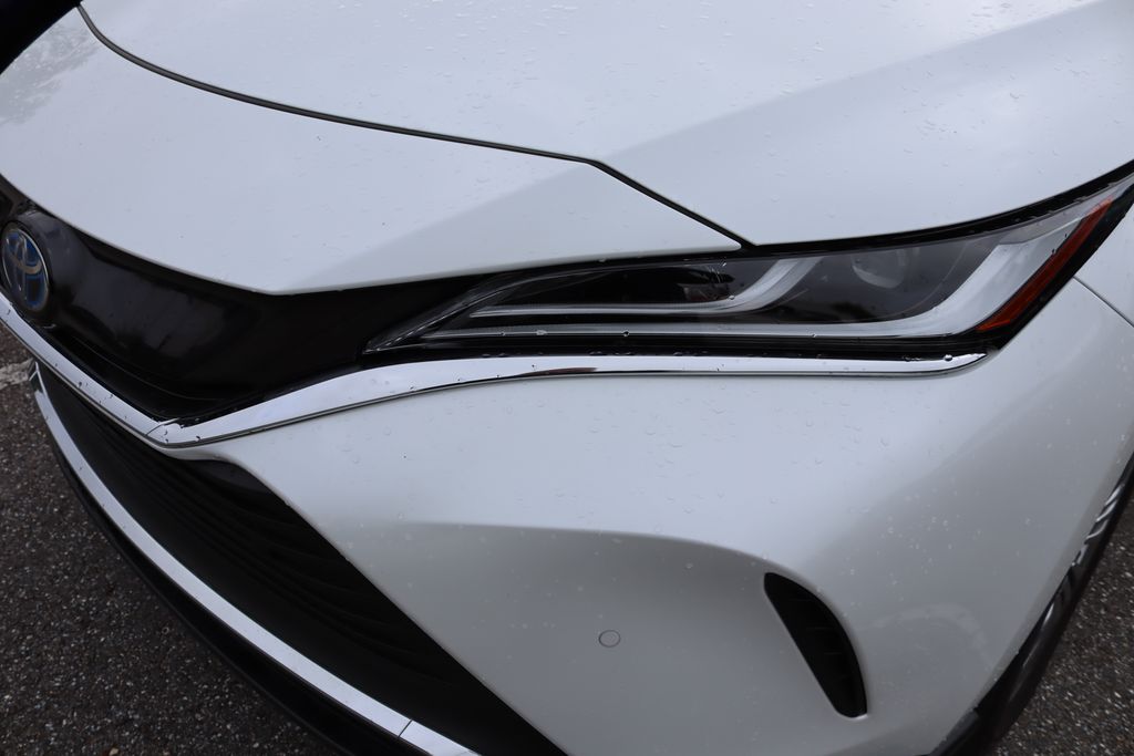 Thumbnail: 2023 Toyota Venza - 3