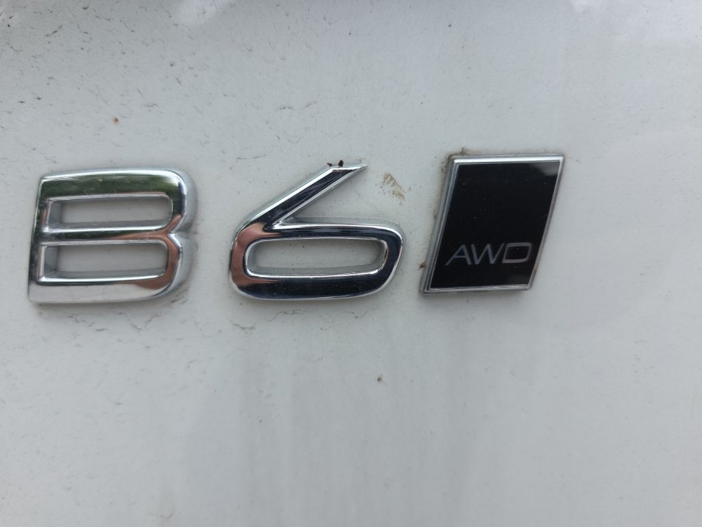 Used 2024 White Volvo B6 Plus Bright Theme image 5