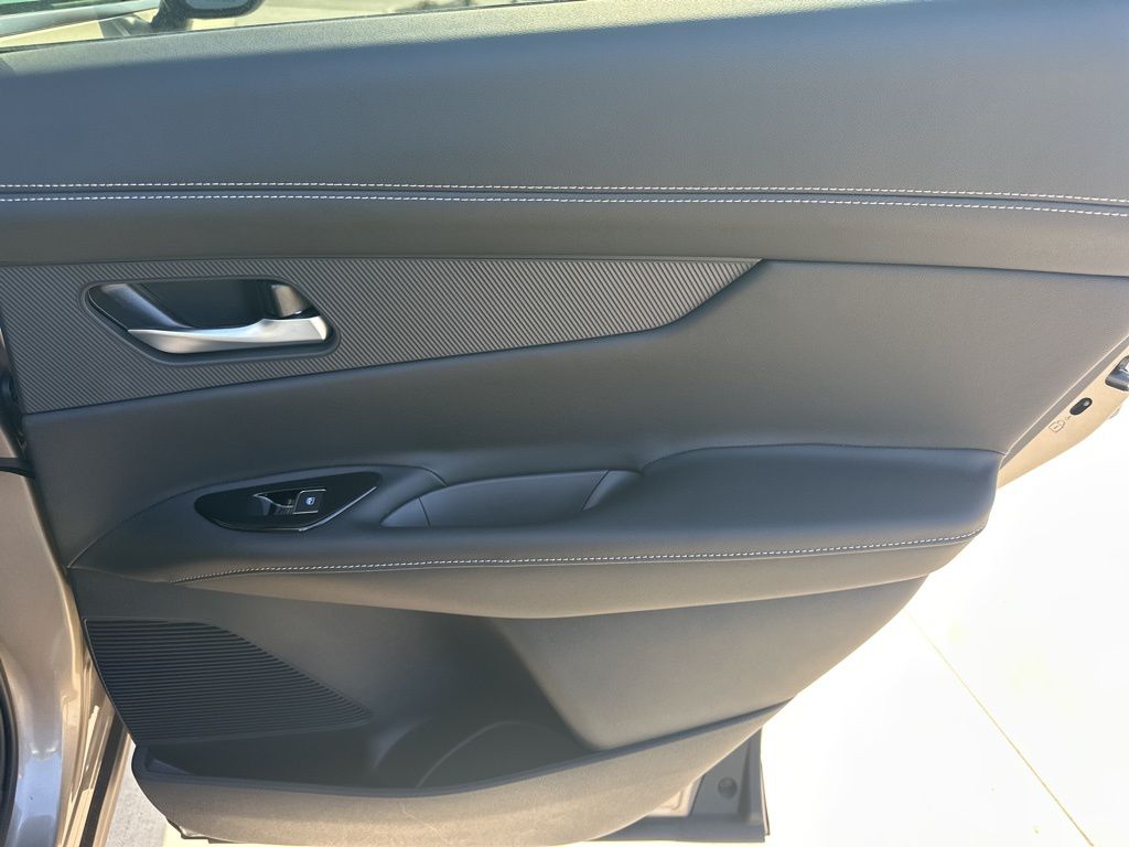2025 Champagne Silver Metallic Nissan Murano SL AWD SUV