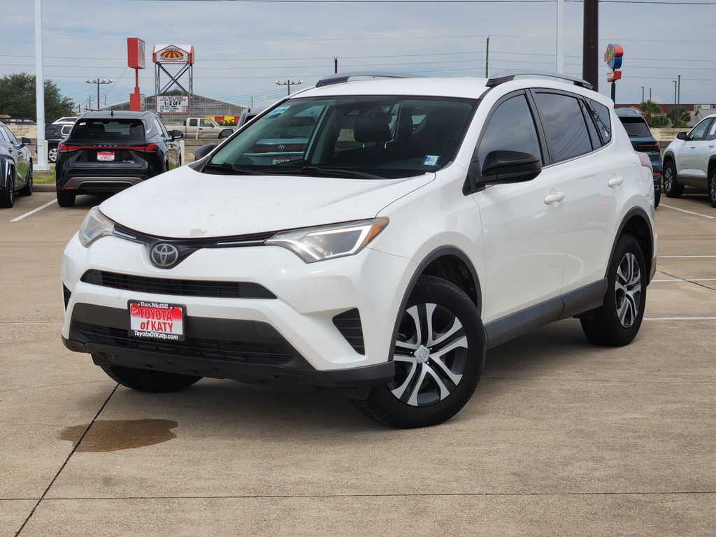 Super White 2018 Toyota RAV4 SUV / Crossover Front-Wheel Drive 6-Speed Automatic