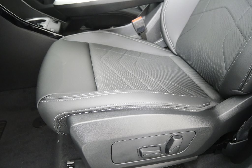 2025 BMW X1 xDrive28i 9