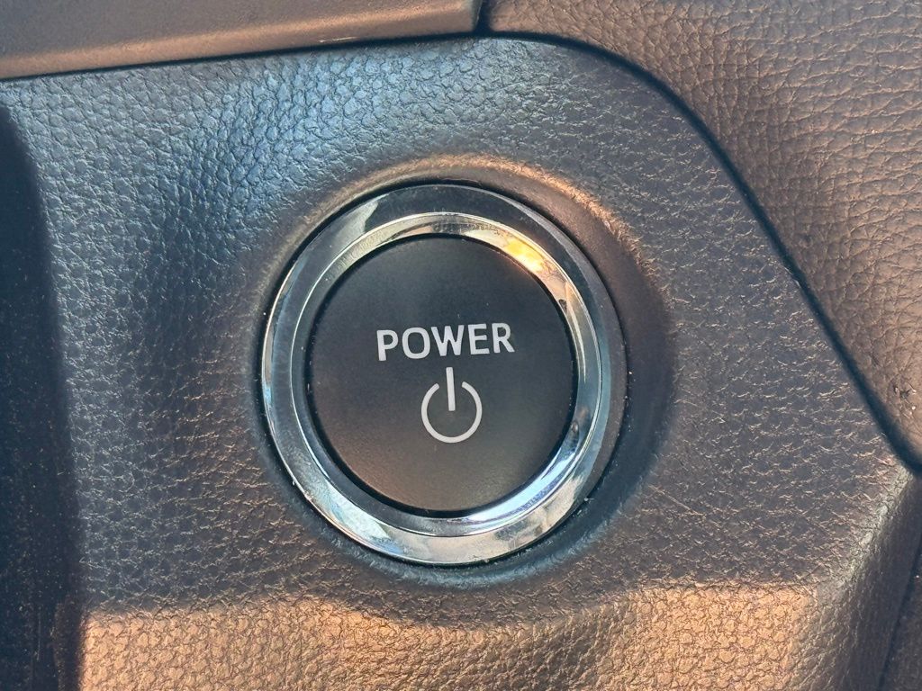 2025 Toyota RAV4 Hybrid XSE Wind Chill Pearl/Midnight Black Metallic - Jim Hudson Acura - Image 26