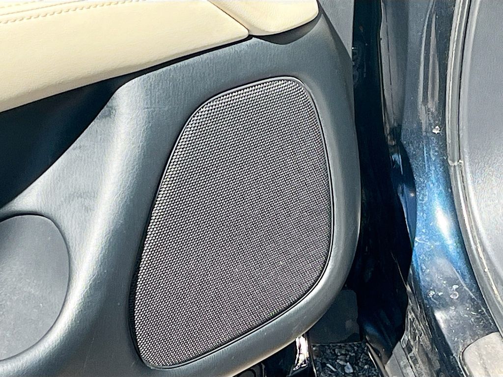 Used 2019 Blue INFINITI LUXE image 19