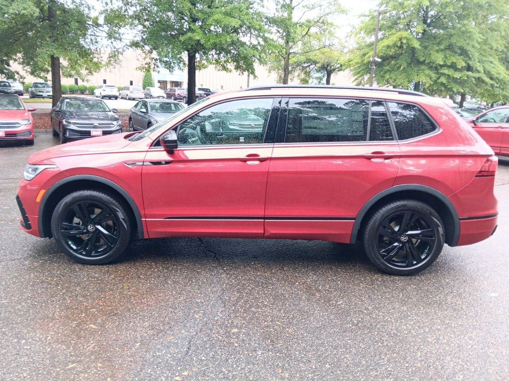 2024 Volkswagen Tiguan 2.0T SE R-Line Black 2