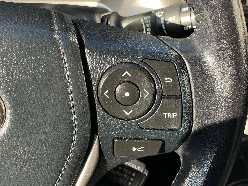 Thumbnail: 2017 Toyota RAV4 - 14