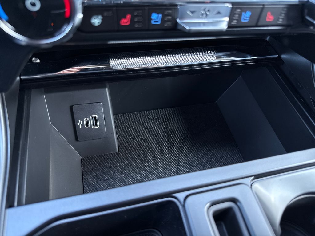New 2026 Black Ford Lariat image 32
