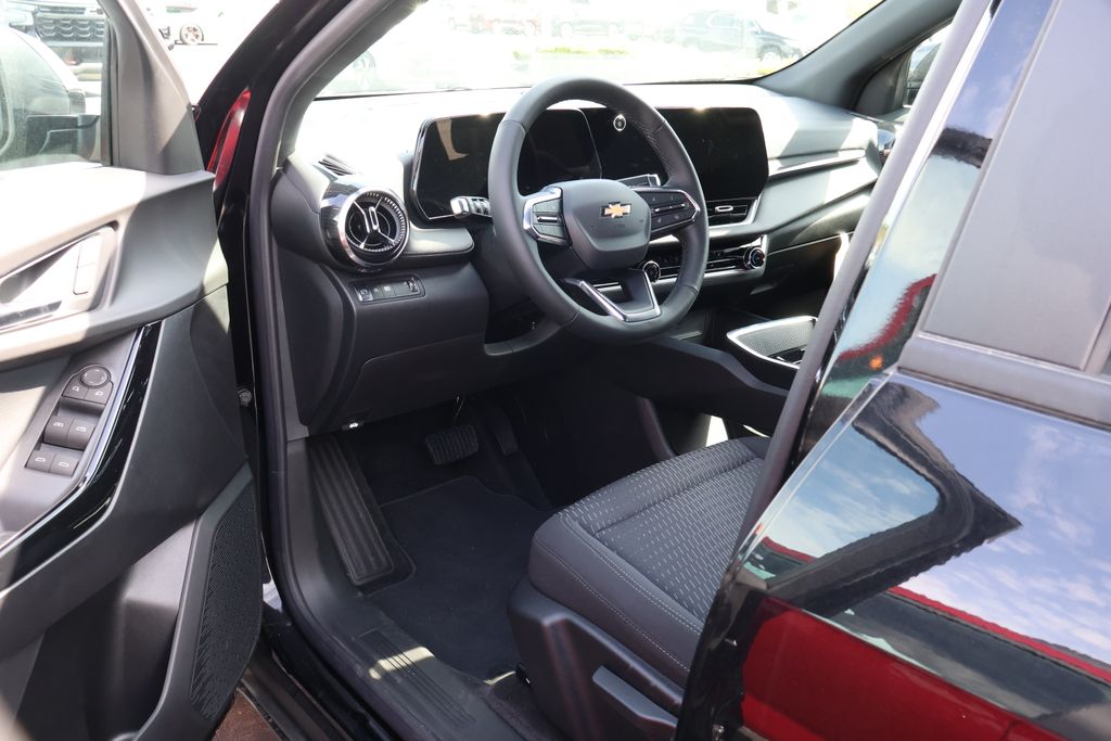 2025 Chevrolet Equinox LT 12