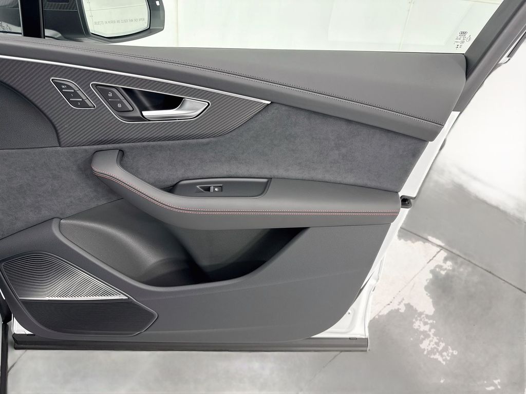 Thumbnail: 2026 Audi SQ7 - 24