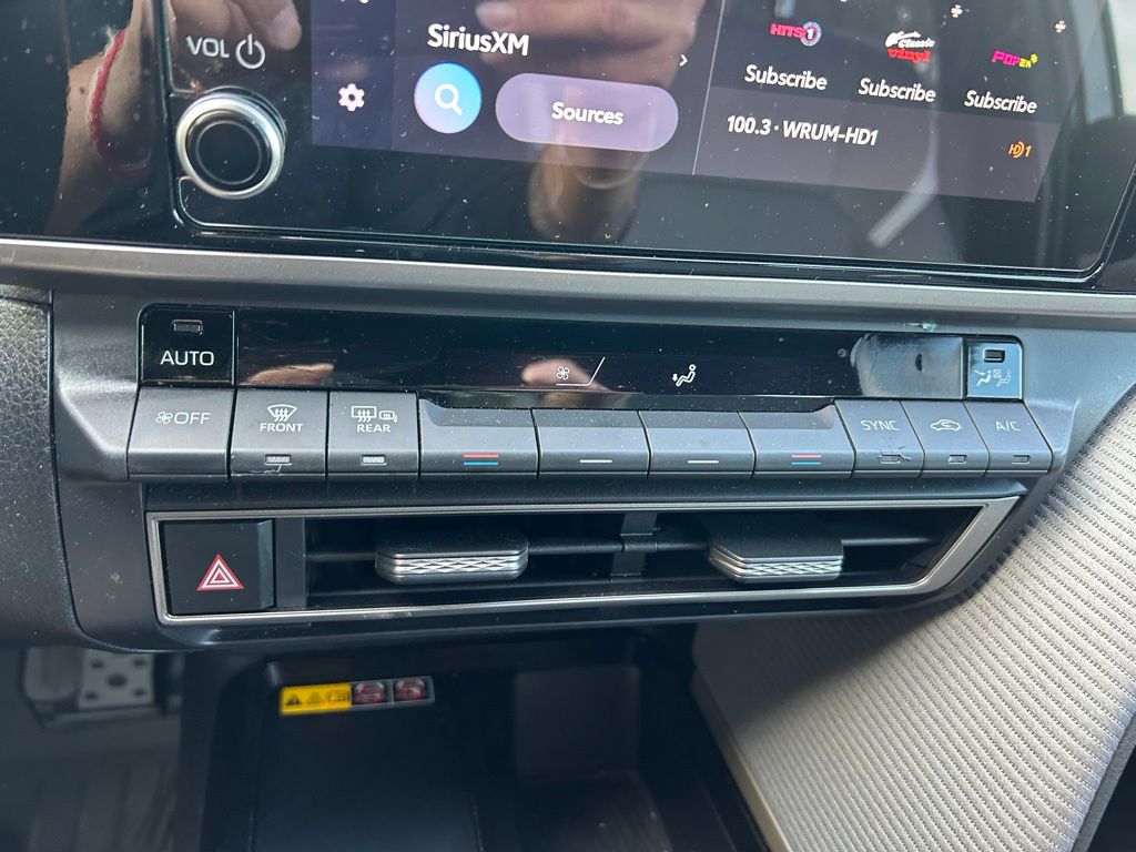 Thumbnail: 2025 Toyota Camry - 26