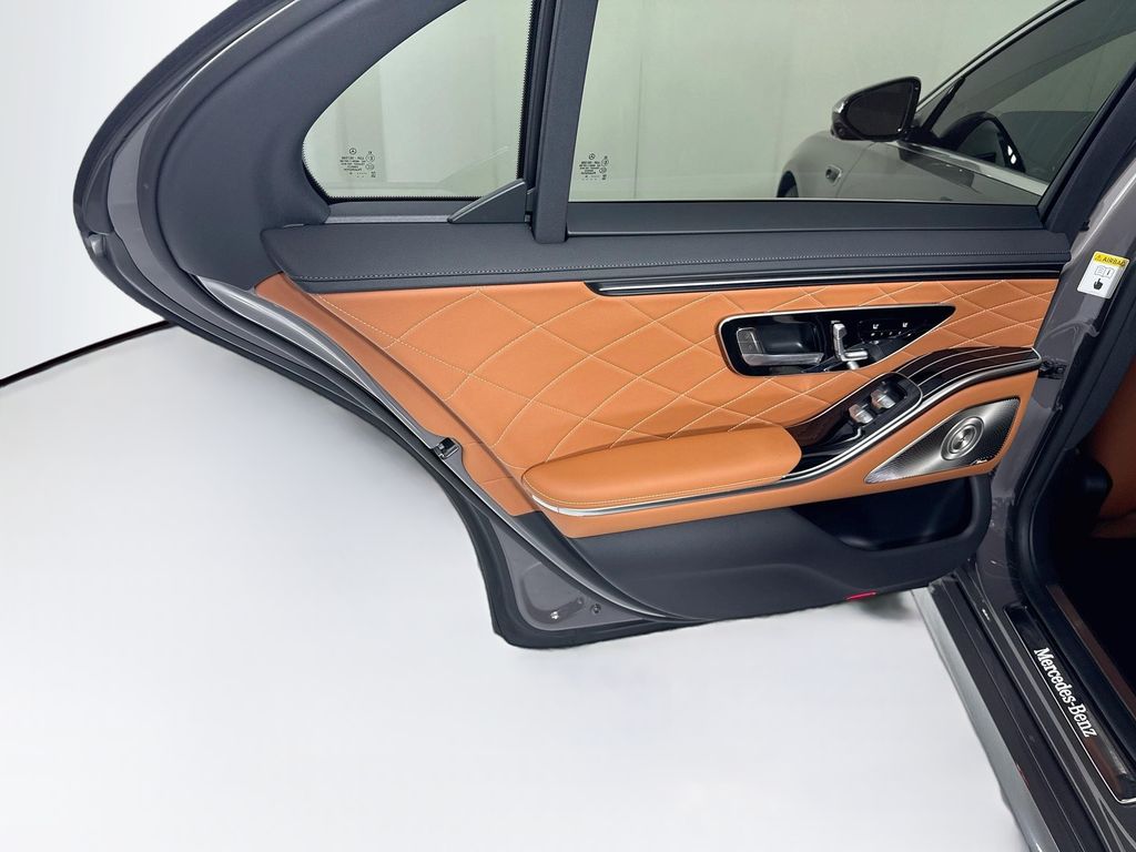 Thumbnail: 2027 Mercedes-Benz S-Class - 27