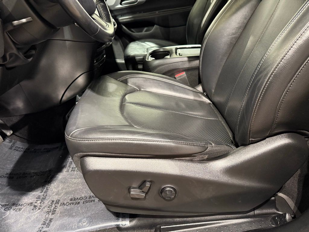 Thumbnail: 2021 Chrysler Pacifica - 14