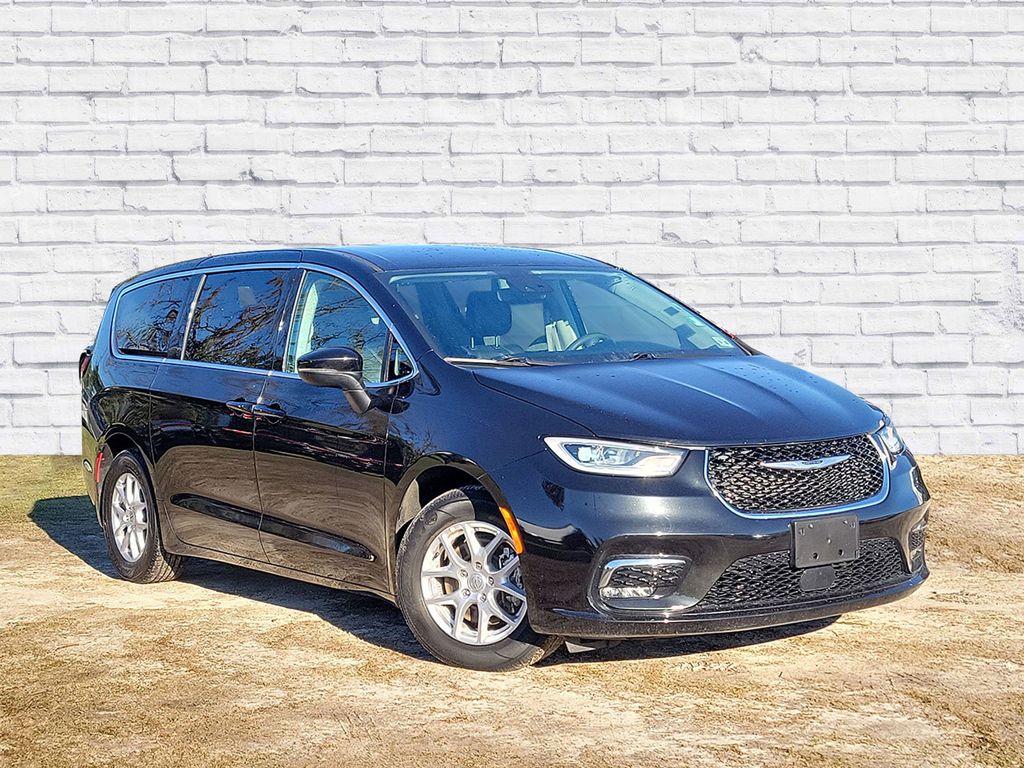 2023 Chrysler Pacifica Touring L FWD