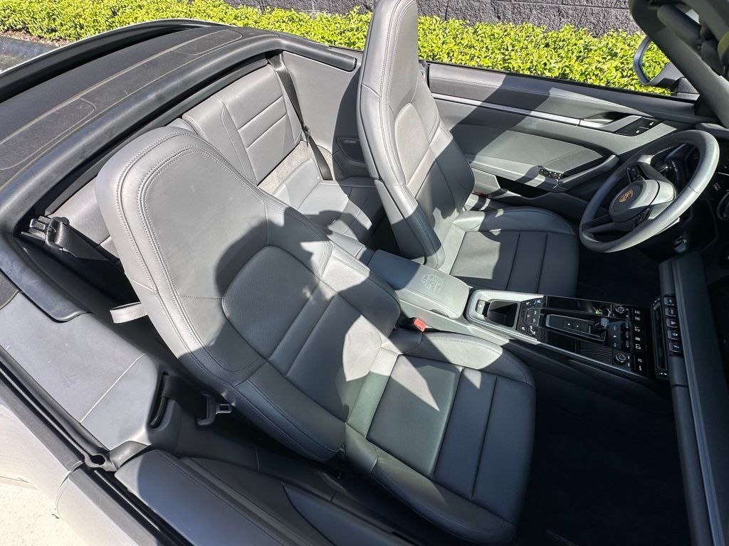 Thumbnail: 2022 Porsche 911 - 15