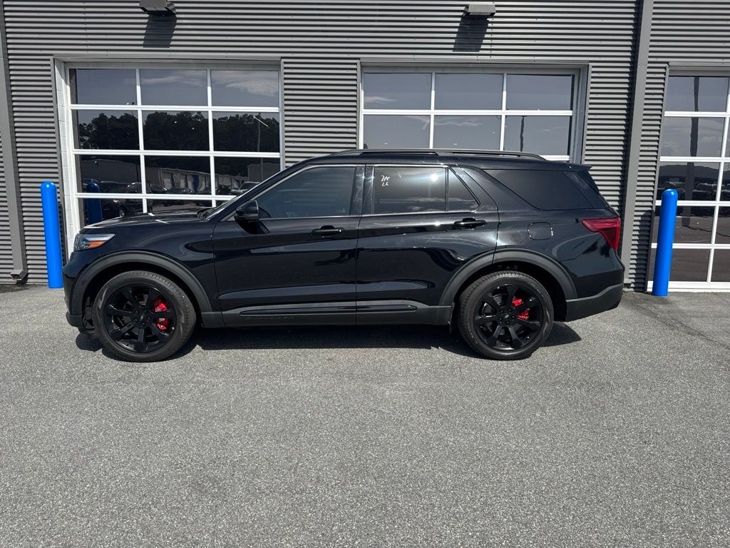 2023 Black Metallic Ford Explorer ST 4X4 SUV