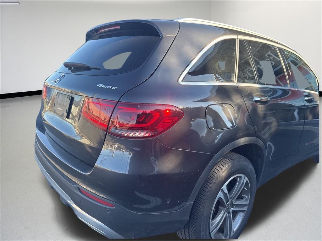 Thumbnail: 2022 Mercedes-Benz GLC - 3
