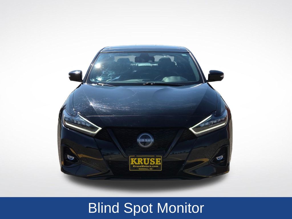 2023 Nissan Maxima SR