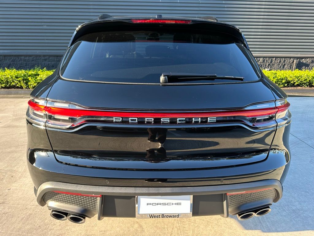 Thumbnail: 2026 Porsche Macan - 12