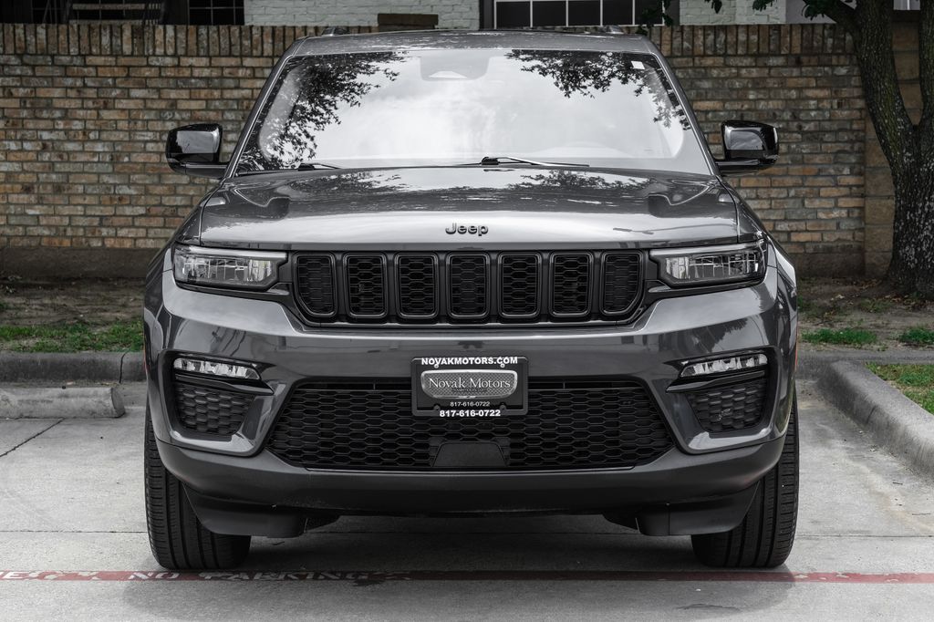 used 2023 Jeep Grand Cherokee car, priced at $31,400