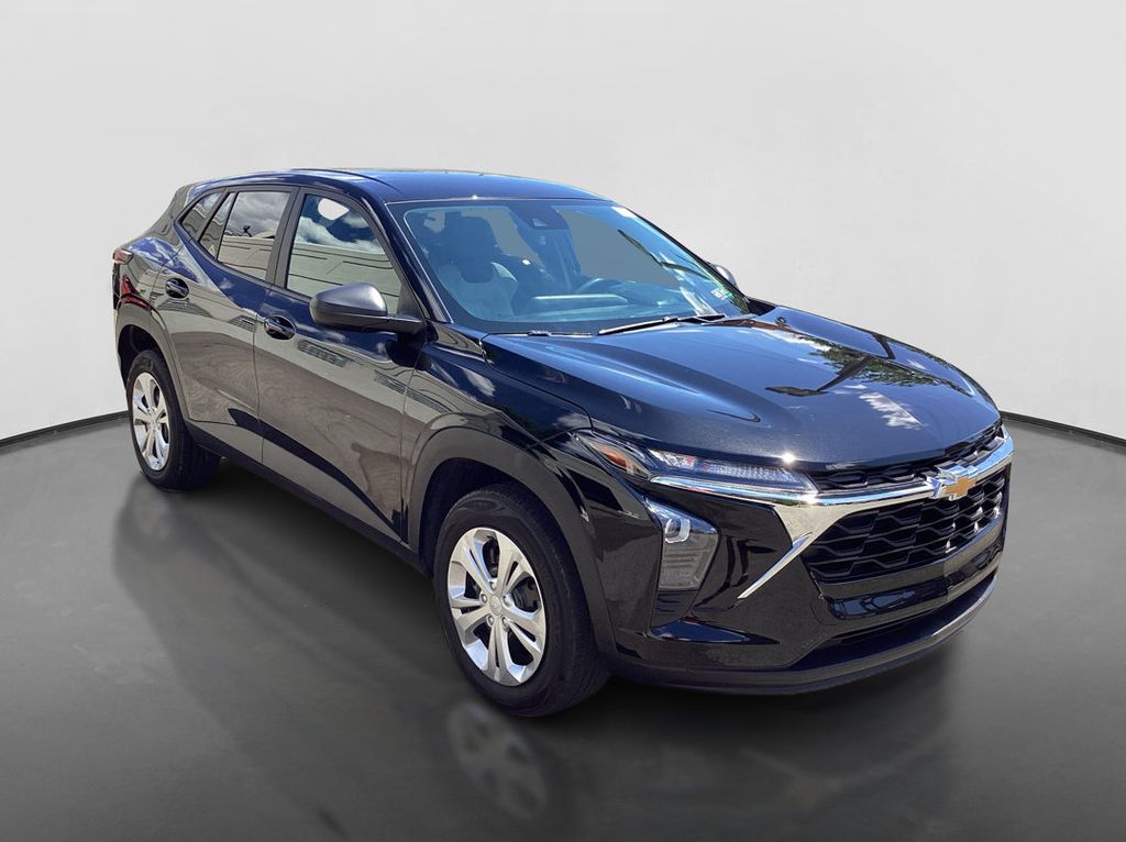 Used 2024 Chevrolet Trax SUV