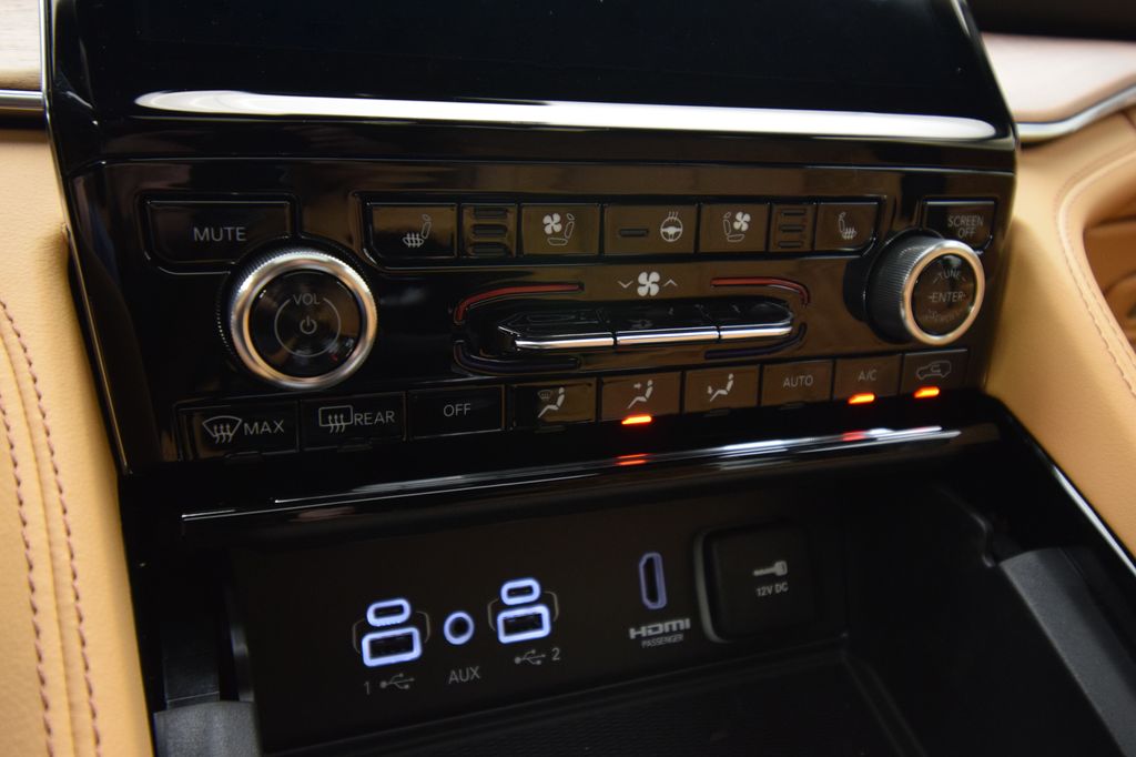 new 2025 Jeep Grand Cherokee car, priced at $63,954