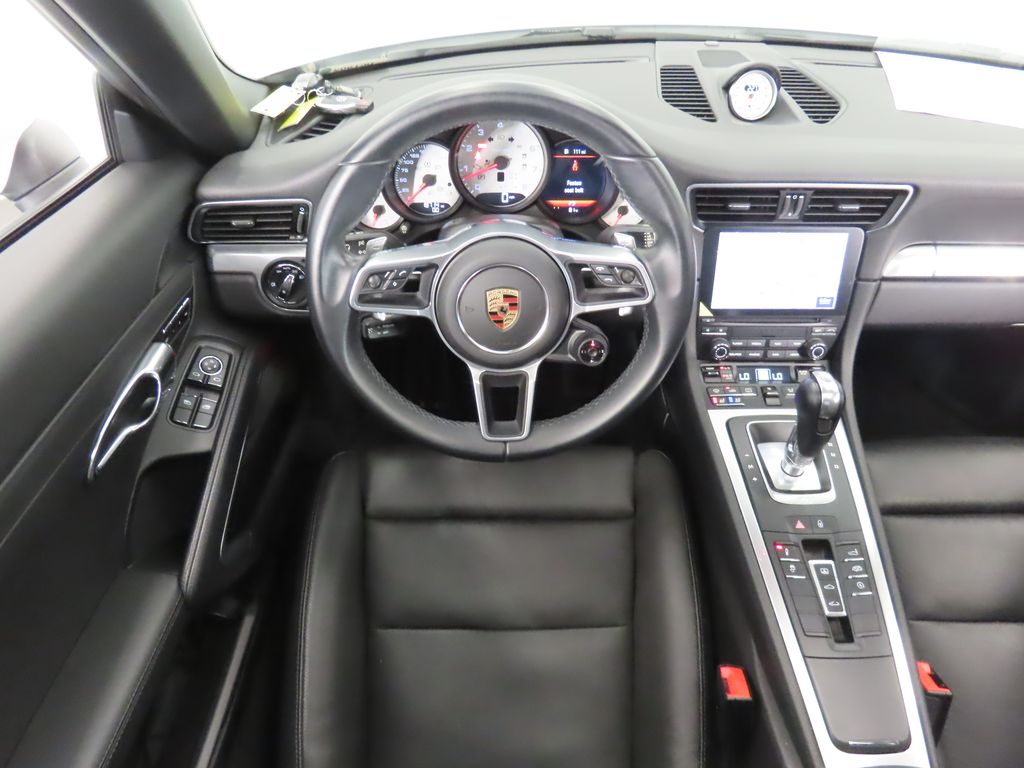 Thumbnail: 2017 Porsche 911 - 15