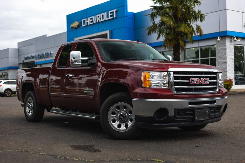 Sonoma Red Metallic 2013 GMC Sierra 1500 SL Ext. Cab 4WD Pickup Truck Four-Wheel Drive 4-Speed Automatic Overdrive