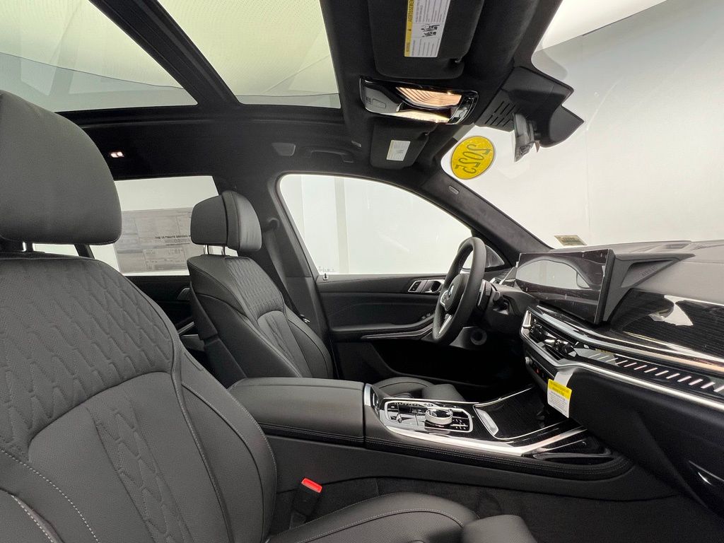 Thumbnail: 2025 BMW X7 - 7