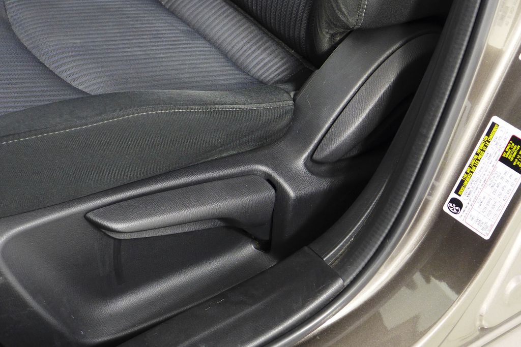 Thumbnail: 2016 Mazda Mazda3 - 22