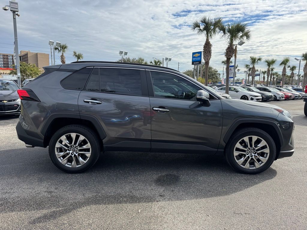 2019 Toyota RAV4 Limited 8