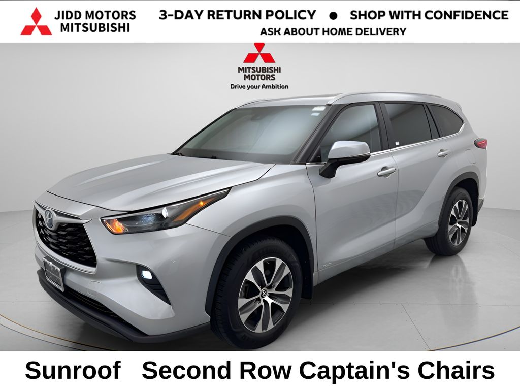 Celestial Silver Metallic 2023 Toyota Highlander Hybrid XLE AWD SUV / Crossover All-Wheel Drive Continuously Variable Transmission