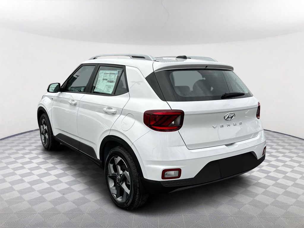 2025 Hyundai Venue SEL - 4
