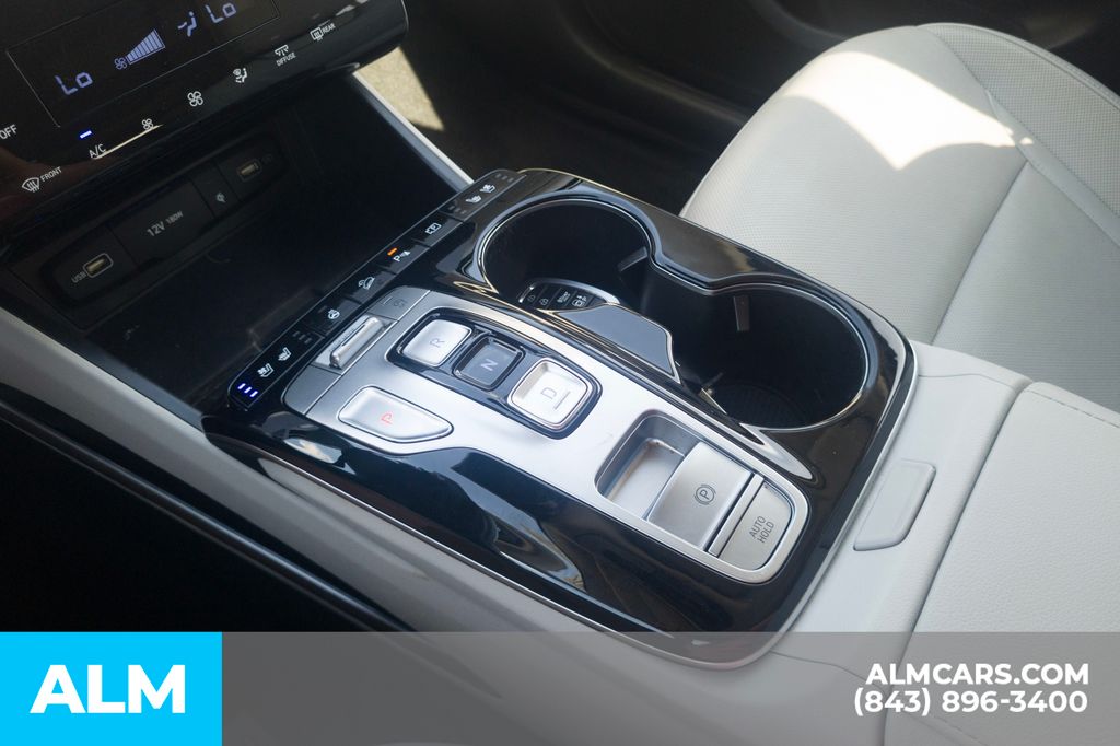 Used 2024 Black Hyundai Limited image 10