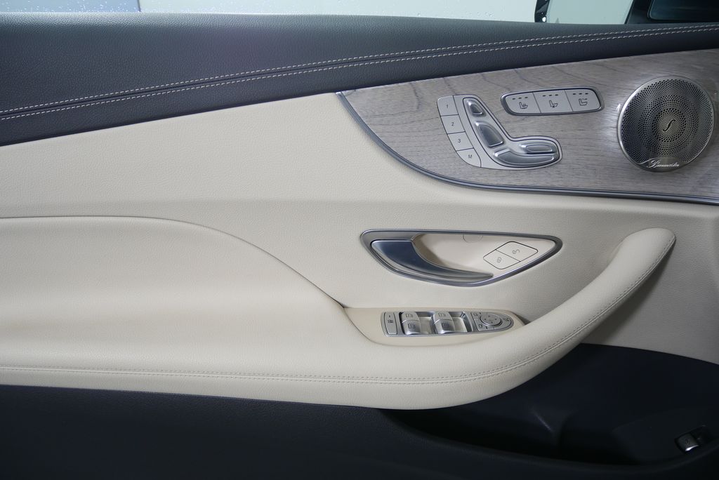 Thumbnail: 2023 Mercedes-Benz E-Class - 10